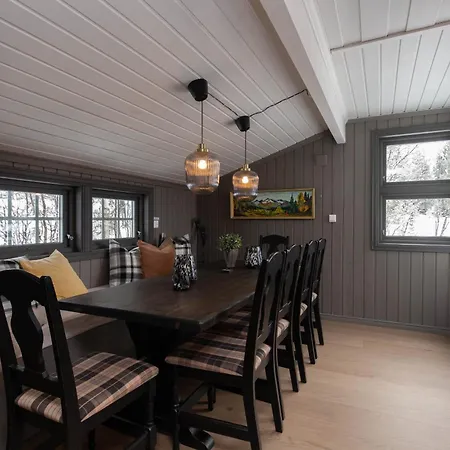Holiday home Newly Renovated In Nesfjellet,